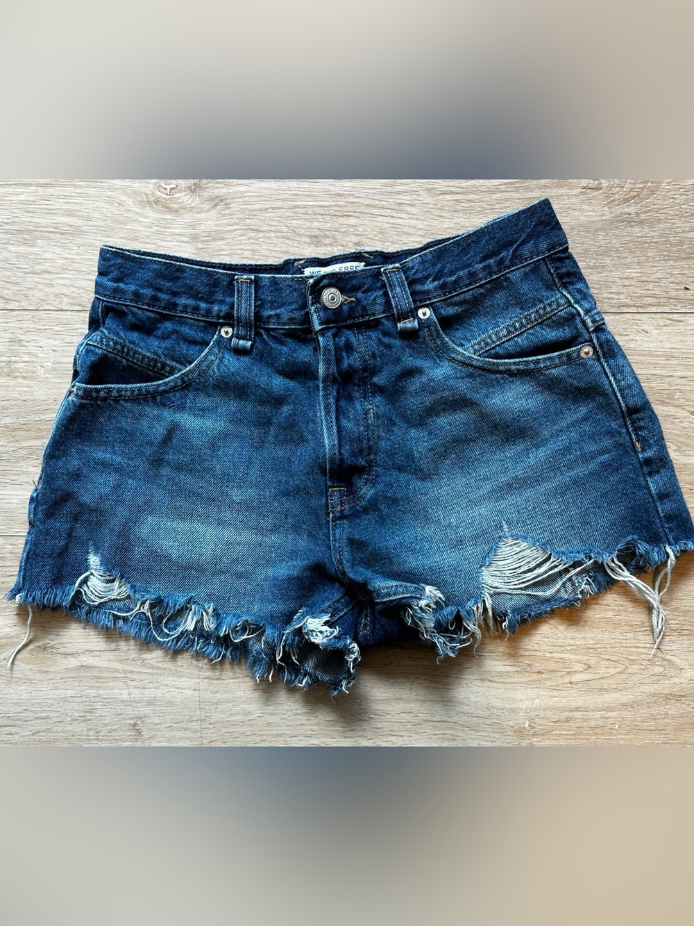 We The Free Women’s Distressed Denim Cut Off Button Fly Shorts Frayed Hem- Blue